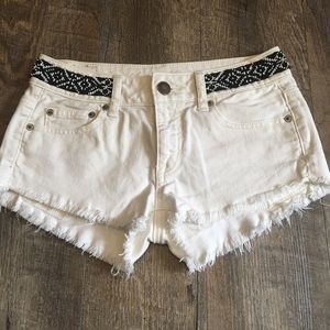 ✨American eagle✨ white jean SHORTS 00